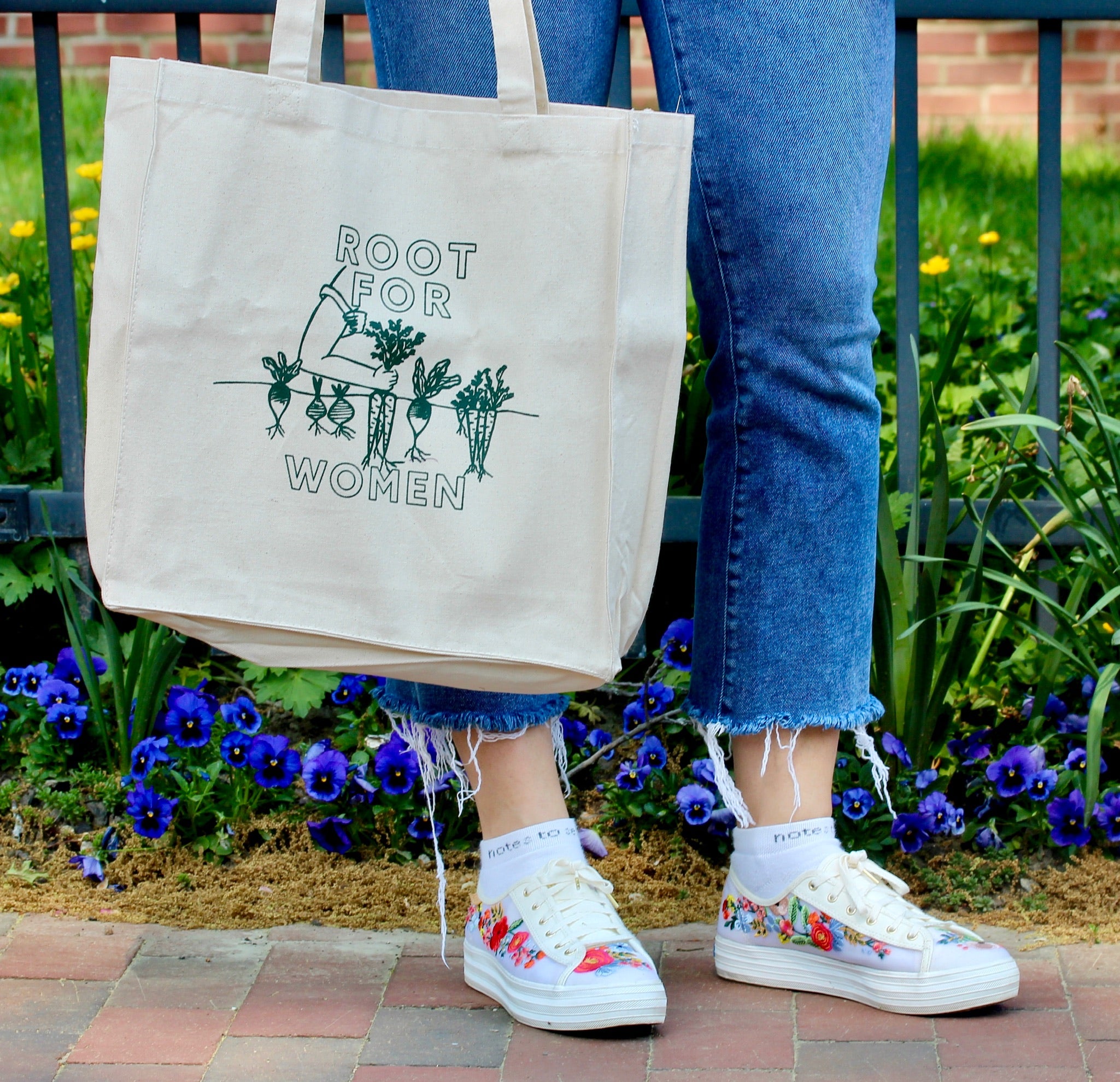 Female discount tote bag